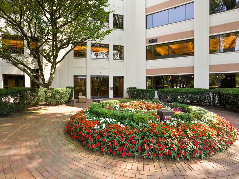 More Photos Of 1700 E Putnam Ave, Old Greenwich Office For Lease