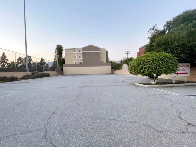 More Photos Of 21 W Duarte Rd, Arcadia Office For Sale
