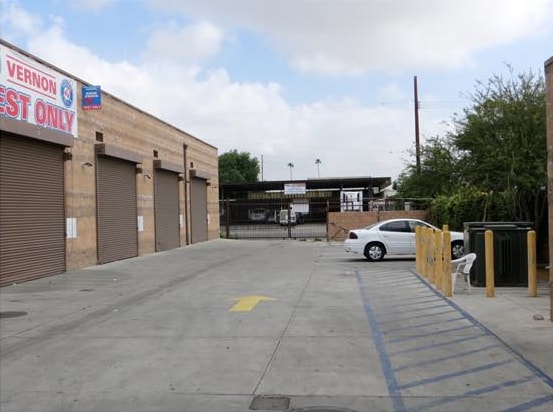 More Photos Of 1823 E Vernon Ave, Los Angeles Service For Lease