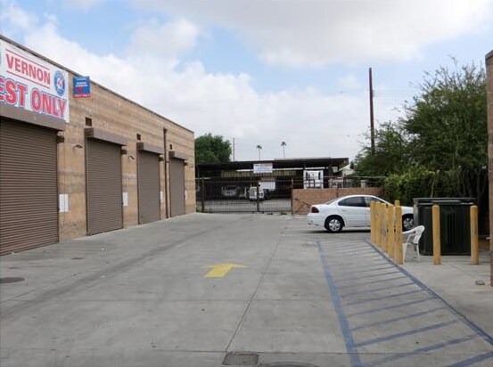 More Photos Of 1823 E Vernon Ave, Los Angeles Service For Lease