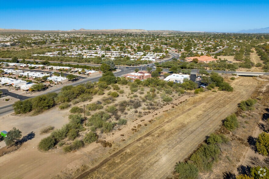 More Photos Of 1333 S Abrego Dr, Green Valley Land For Lease