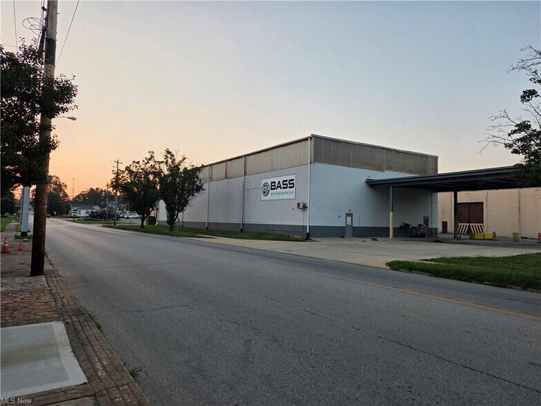 More Photos Of 120 Graham St, Zanesville Warehouse For Sale