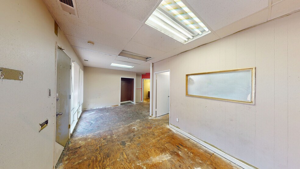 More Photos Of 10901 MacArthur Blvd, Oakland Office For Lease