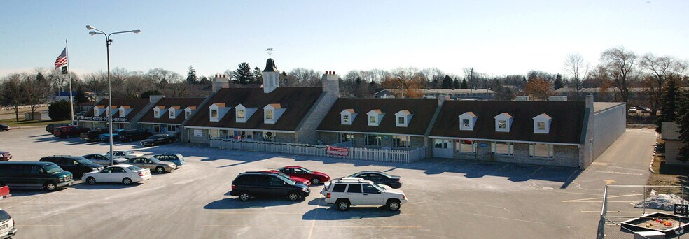 More Photos Of W173N9170 Saint Francis Dr, Menomonee Falls General Retail For Sale