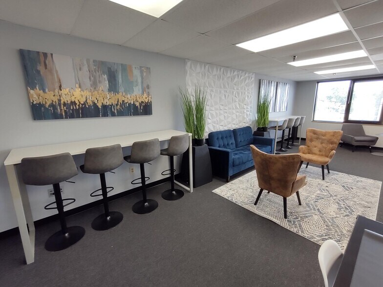 More Photos Of 3261 Old Washington Rd, Waldorf Loft Creative Space For Lease