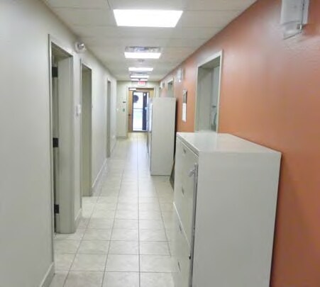 More Photos Of 302 Casa Blanca St, San Antonio Warehouse For Sale