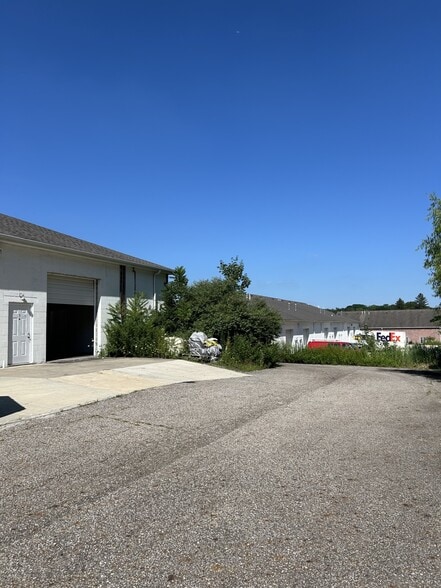 More Photos Of 10155 Gottschalk Pky, Auburn Twp Light Manufacturing For Lease