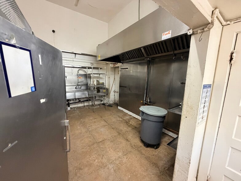 More Photos Of 251 N Larchmont Blvd, Los Angeles Office For Lease
