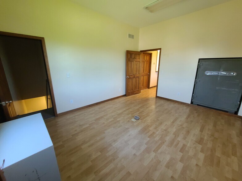 More Photos Of 25 Ruthman Dr, Dry Ridge Loft Creative Space For Lease