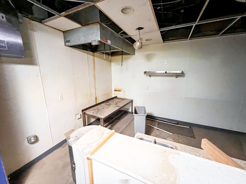 More Photos Of 3920 W Wall St, Midland Bowling Alley For Sale