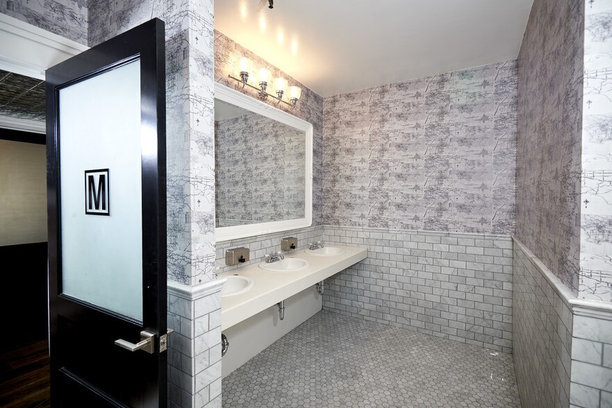 More Photos Of 202-208 W 4th St, Santa Ana Office For Lease