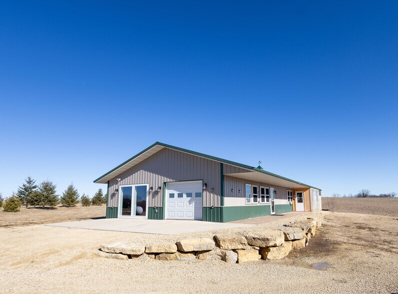 More Photos Of 6209 Cassidy Rd, Mineral Point Light Manufacturing For Sale