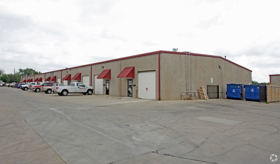 More Photos Of 5217 Davis Blvd, North Richland Hills Unknown For Lease