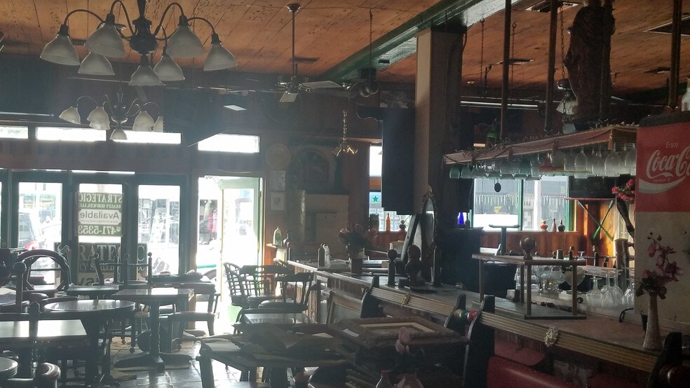 More Photos Of 614 Lake Ave, Lake Worth Restaurant For Sale
