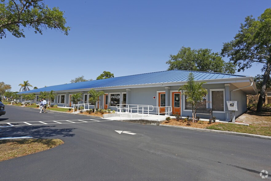 More Photos Of 7527-7573 Ulmerton Rd, Largo Office For Lease