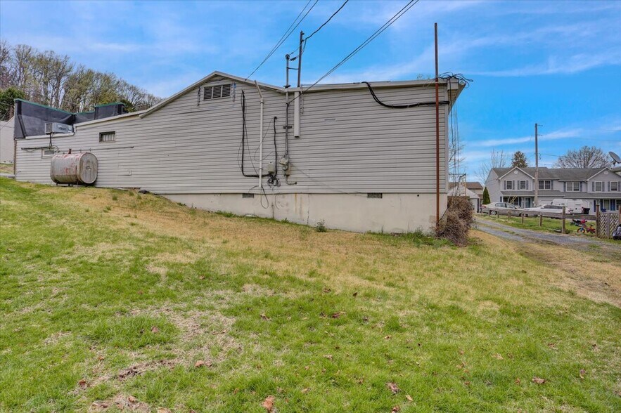 More Photos Of 16 Columbia Ave, Reading Restaurant For Sale