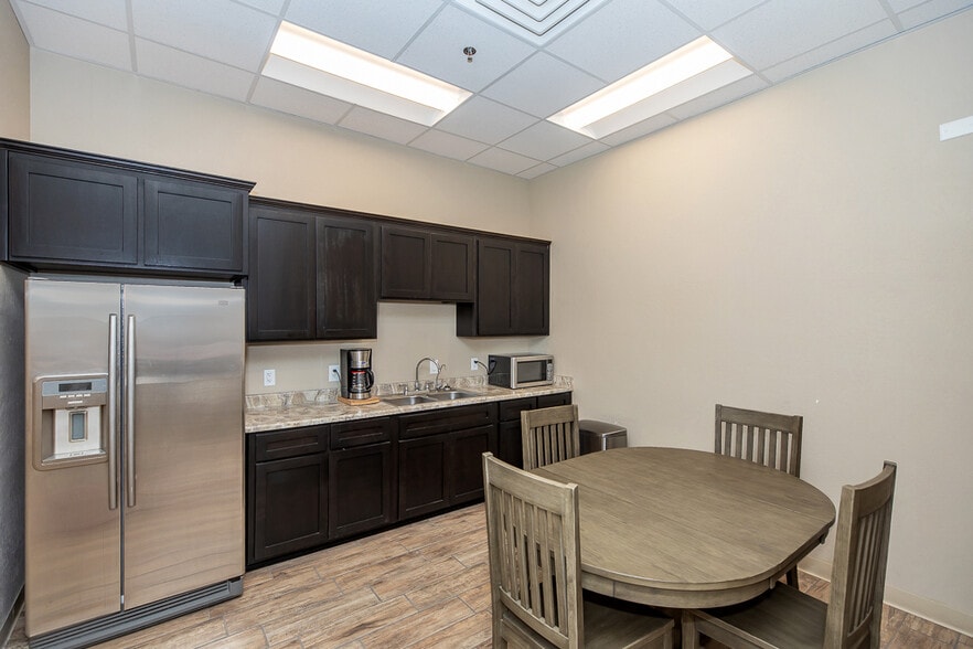 More Photos Of 11375 S Fortuna Rd, Yuma Storefront Retail Office For Sale