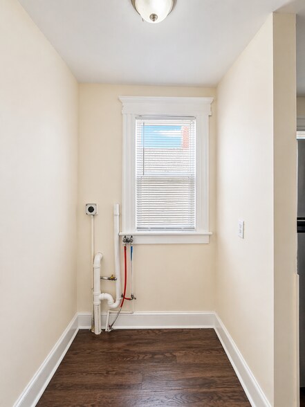 More Photos Of 40 Vine St, Bridgeport Multifamily For Sale