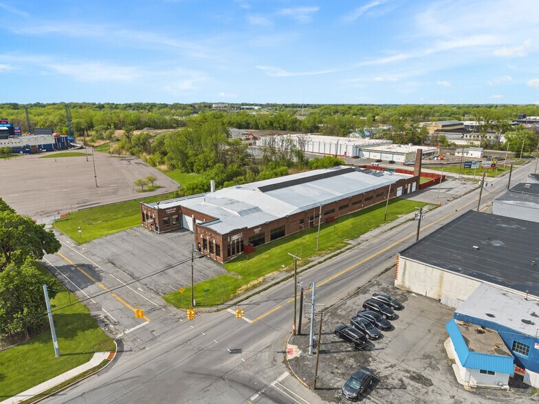 More Photos Of 701 Hiawatha Blvd E, Syracuse Warehouse For Sale