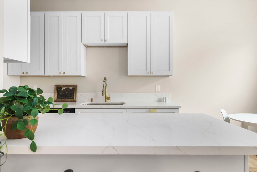 More Photos Of 1827 E 4th St, Long Beach Apartments For Sale