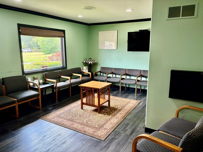 More Photos Of 127 S Stewart St, Bremen Office For Sale