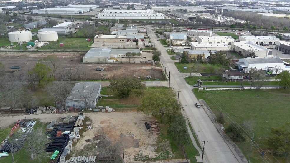 More Photos Of 226 Brand Ln, Stafford Warehouse For Lease