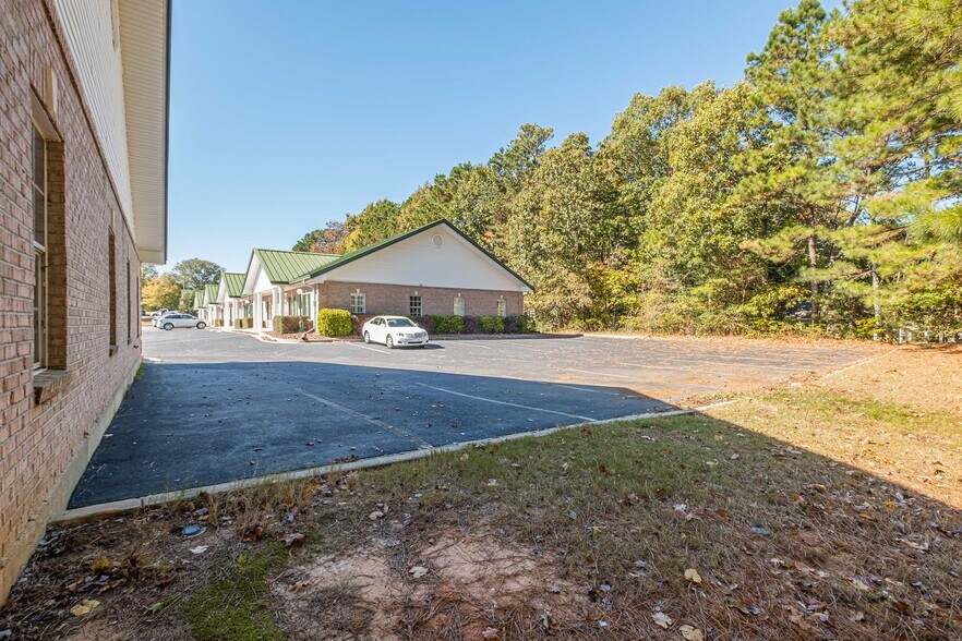 More Photos Of 131 Lee Byrd Rd, Loganville Office For Sale