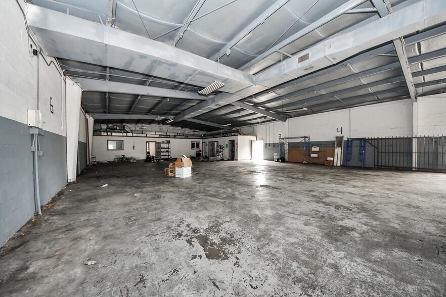 More Photos Of 8603 Shoal Creek Dr, Houston Warehouse For Sale