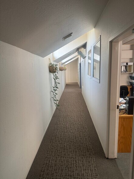 More Photos Of 3170 Us-50, South Lake Tahoe Office For Sale