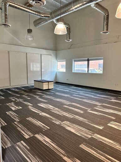 More Photos Of 1811-1855 Centinela Ave, Santa Monica Research And Development For Lease