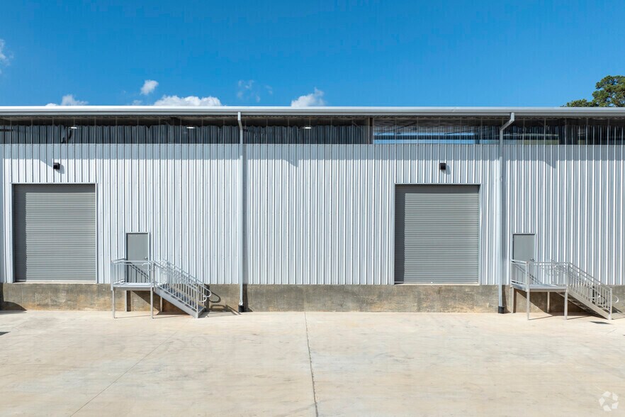 More Photos Of 1030 Outpost Dr, Conroe Unknown For Lease