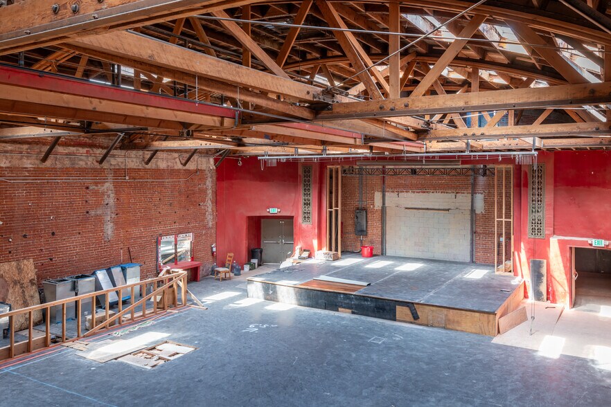 More Photos Of 5253 W Adams Blvd, Los Angeles Storefront Retail Office For Lease