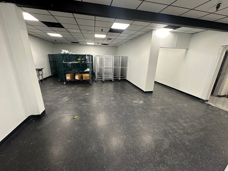 More Photos Of 6727 N 47th Ave, Glendale Restaurant For Sale