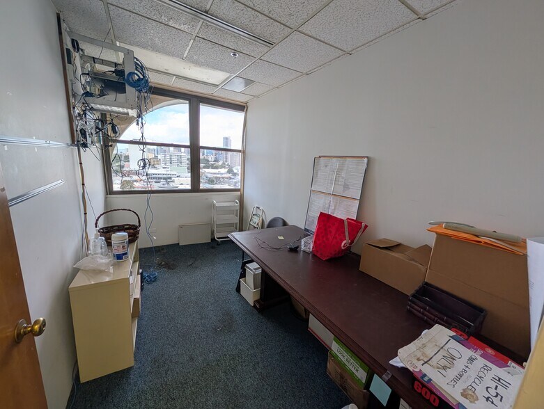 More Photos Of 1314 S king St, Honolulu Medical For Sale