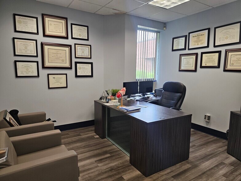 More Photos Of 500 Montauk Hwy, West Islip Medical For Lease