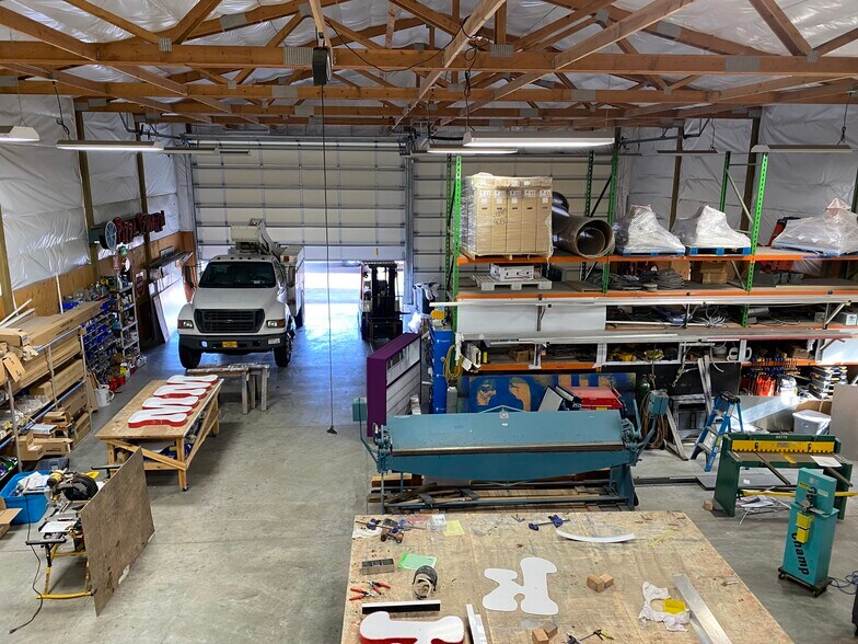 More Photos Of 1400 SE Township Rd, Canby Light Distribution For Lease
