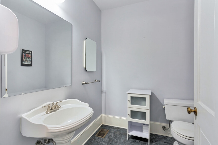More Photos Of 1719 Abercorn St, Savannah Office Residential For Sale