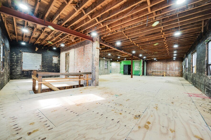 More Photos Of 1539 Covert St, Ridgewood Warehouse For Lease