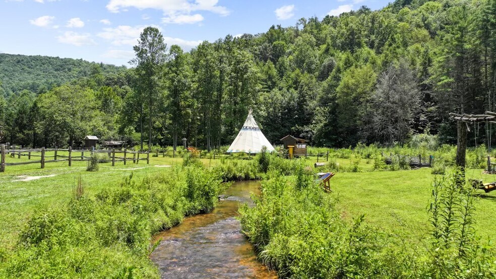 More Photos Of 32 Owl Creek Rd, Murphy Trailer Camper Park For Sale