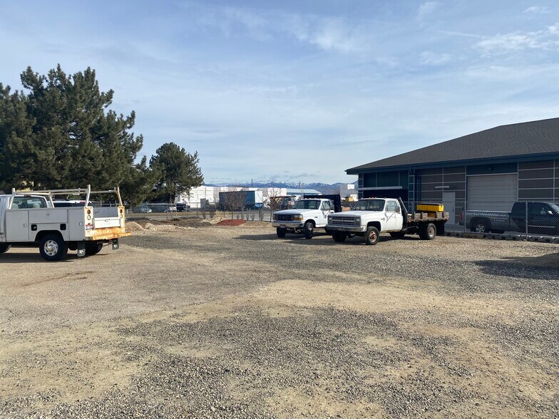 More Photos Of 7953 W Mossy Cup St, Boise Light Manufacturing For Lease