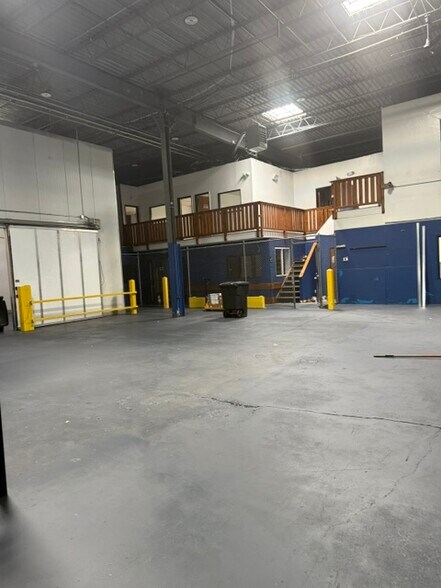 More Photos Of 220 Lawrence Ave, Lawrence Distribution For Lease