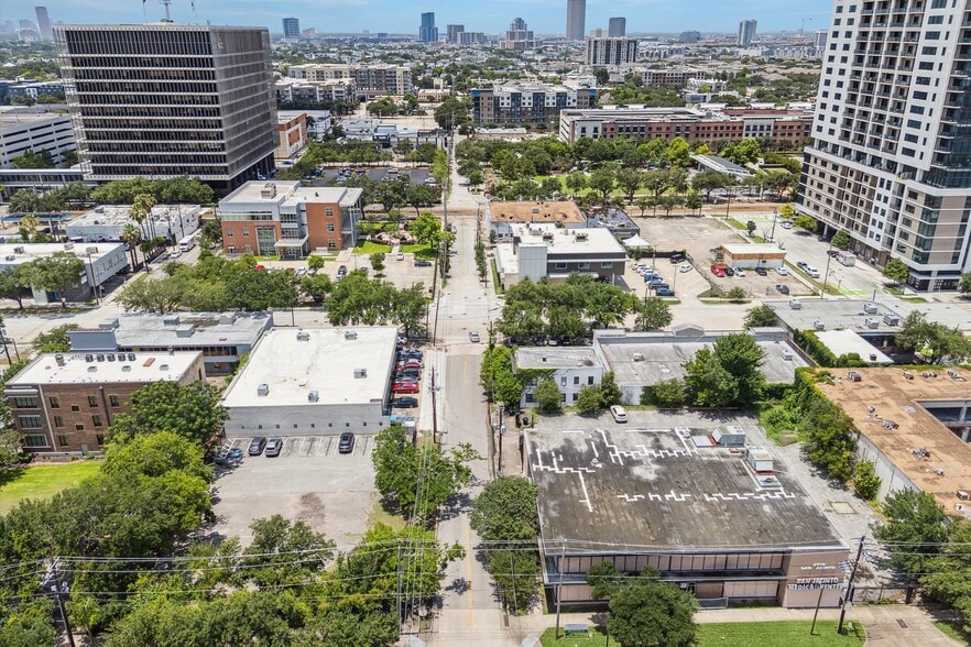 More Photos Of 2918 San Jacinto St, Houston Medical For Sale