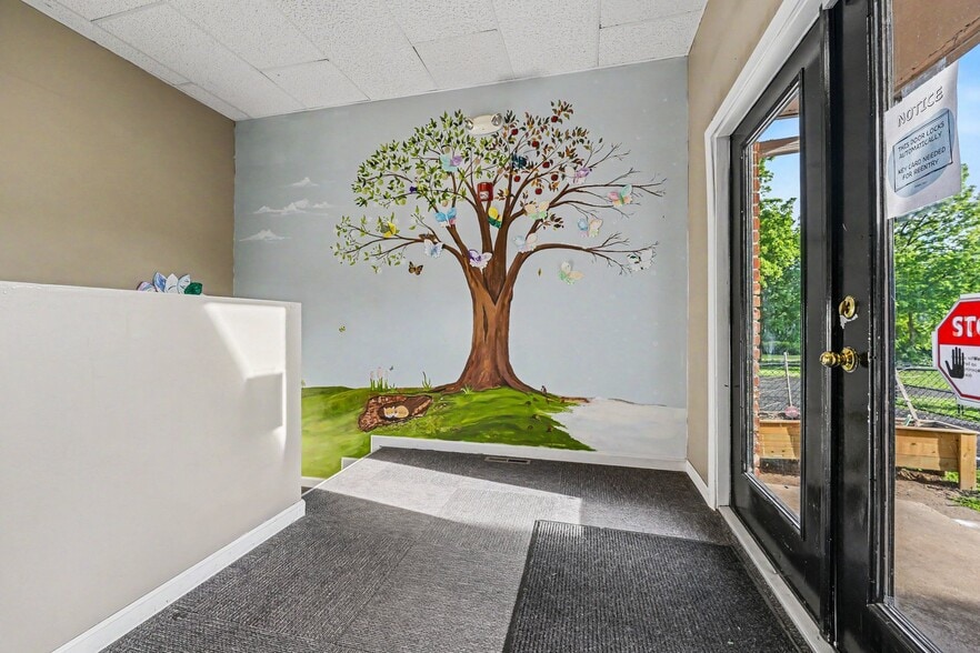 More Photos Of 303 N US Highway 169, Smithville Religious Facility For Sale