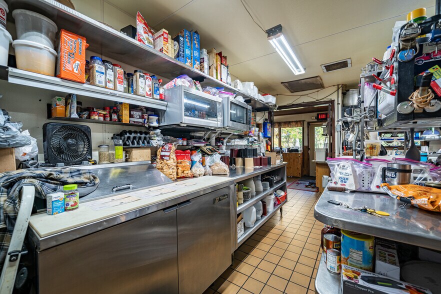 More Photos Of N10120 Parkway Rd, Crivitz Hotel For Sale