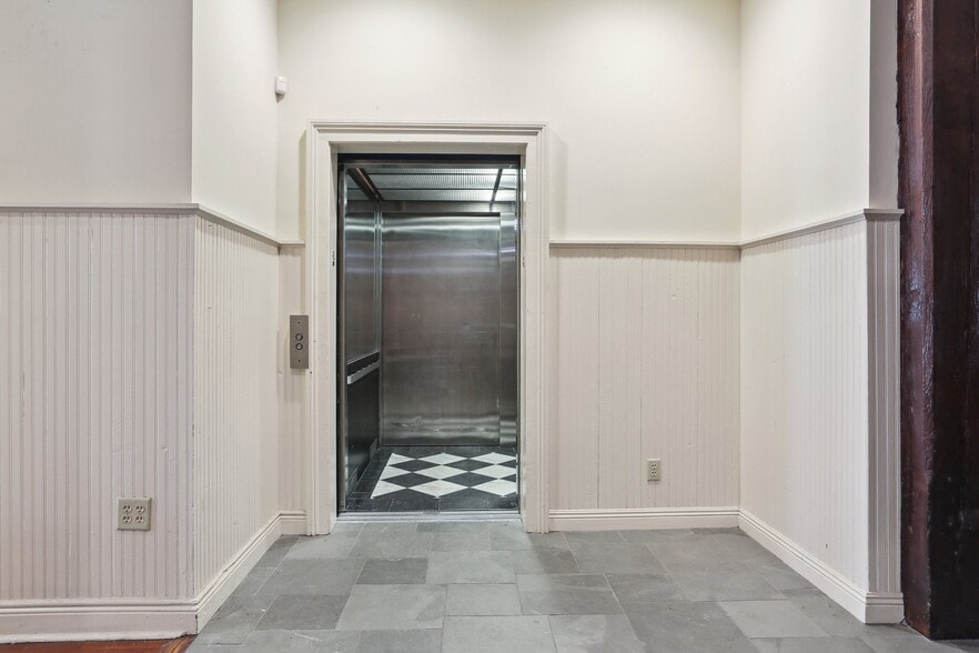 More Photos Of 309-311 Decatur St, New Orleans Freestanding For Sale