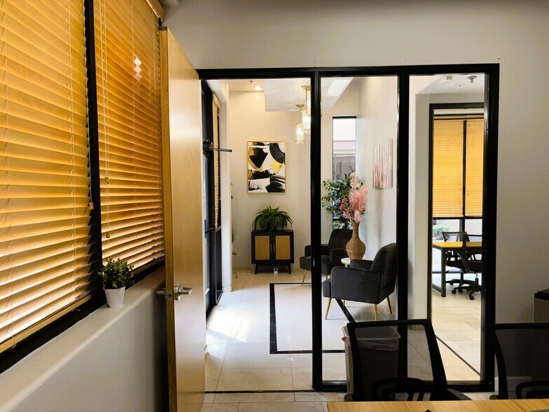 More Photos Of 80 N McClintock Dr, Chandler Medical For Sale