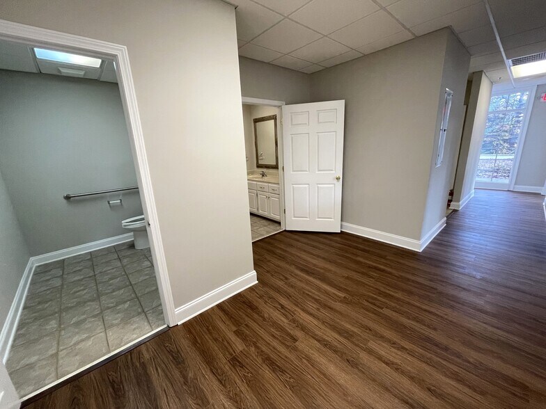 More Photos Of 770 Gaines School Rd, Athens Office For Lease