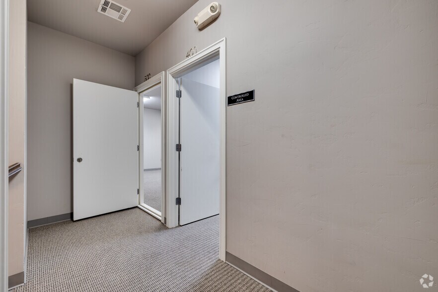 More Photos Of 12133 S Yukon Ave, Glenpool Office For Sale