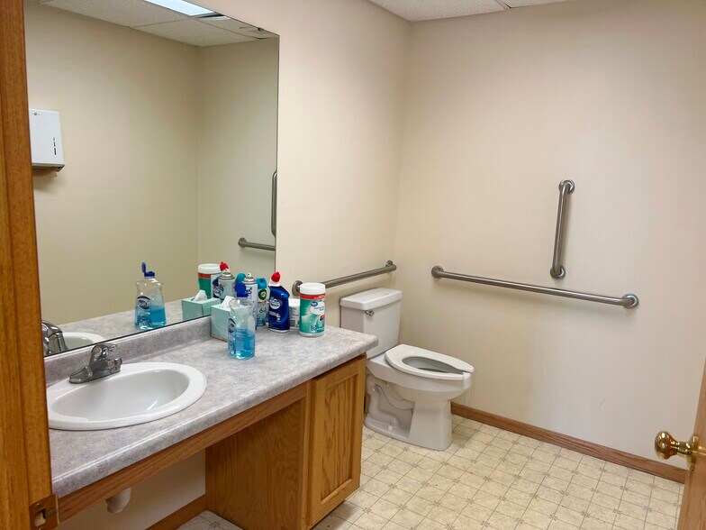 More Photos Of 1024 Thiesse Dr, Brainerd Light Distribution For Lease