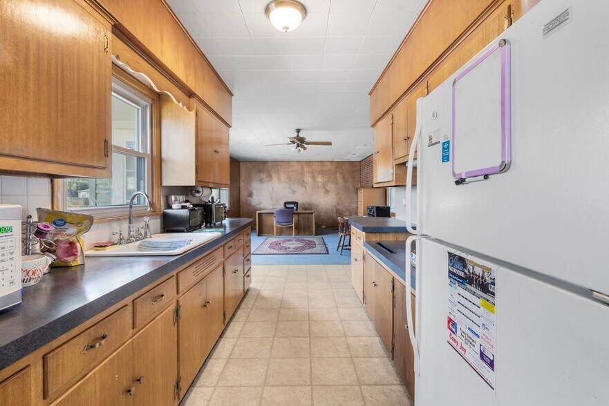 More Photos Of 1658 Saint Louis St, Springfield Office For Lease